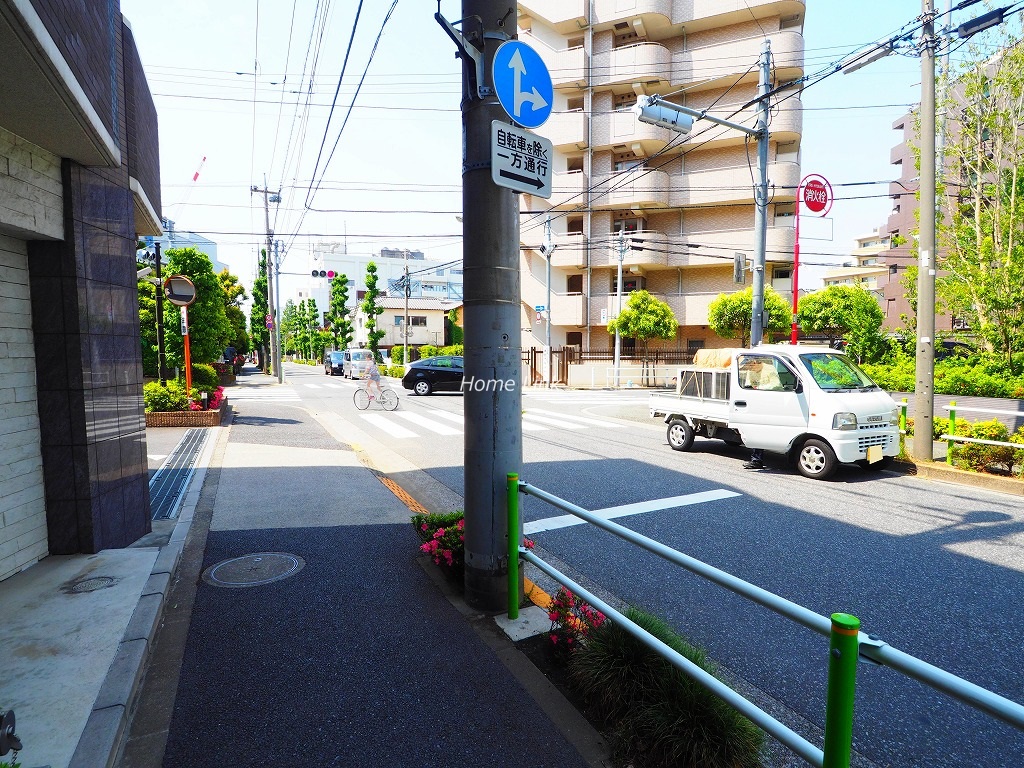 レクセルマンション本蓮沼　前面道路歩道